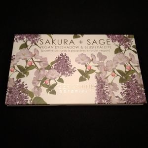 Eyeshadow and face palette